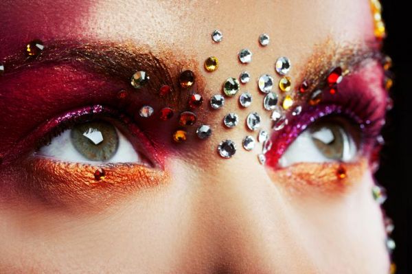 Новогодний макияж 2024: тренды, подбор по цвету и 8 креативных идей10