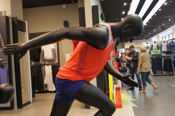 В Петербурге открылся первый розничный магазин Lamoda Sport0