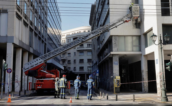 Анархисты взорвали бомбу в центре Афин0