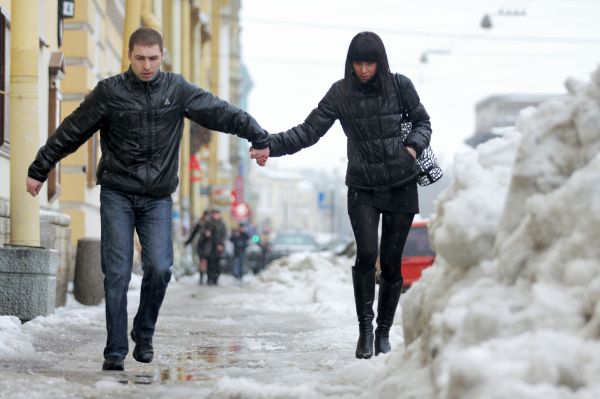 Более 100 жителей Петербурга пострадали из-за гололёда0