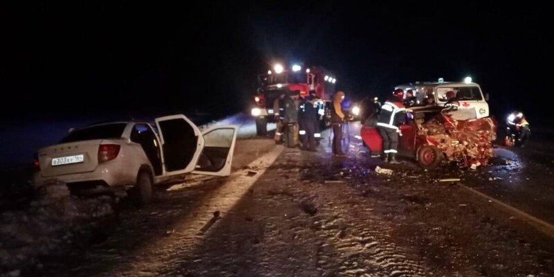 Шесть человек погибли в жуткой аварии в Саратовской области