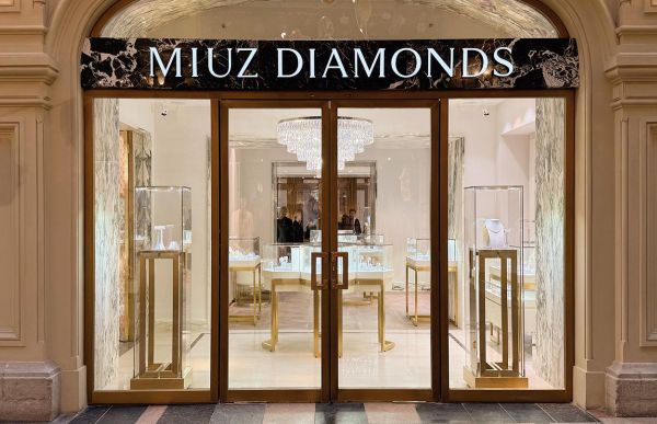 Ювелирный бренд MIUZ Diamonds открыл флагманский магазин в ГУМе0