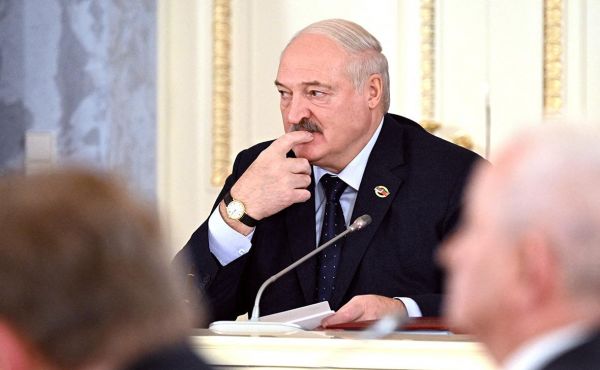 Лукашенко рассказал о планах оппозиции по присоединению земель России0