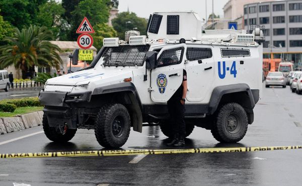 В Турции неизвестный взял заложников в знак протеста из-за войны в Газе0