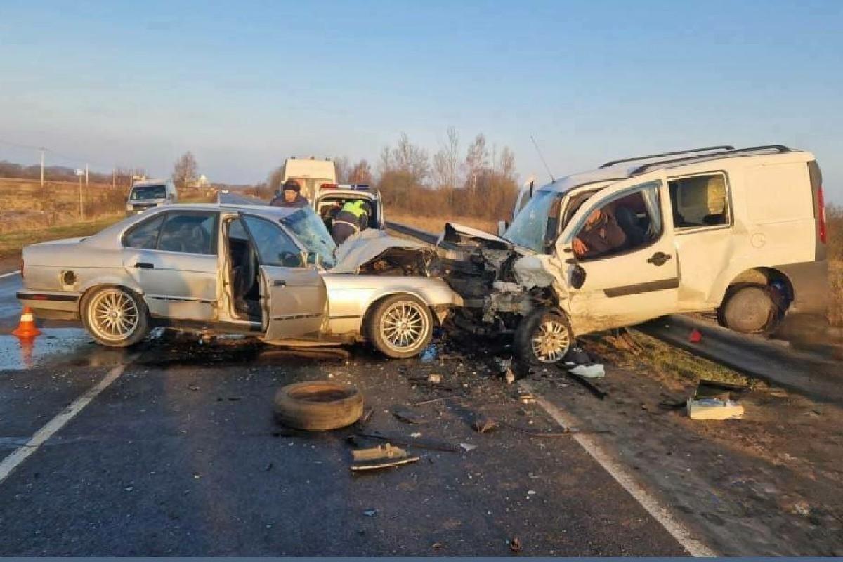 Под Калининградом в ДТП с двумя иномарками погиб человек, двое пострадали