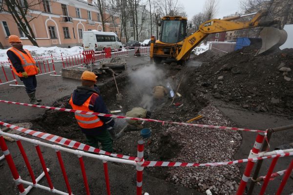 Ремонтные бригады жилищных предприятий Петербурга будут взаимозаменяемыми0