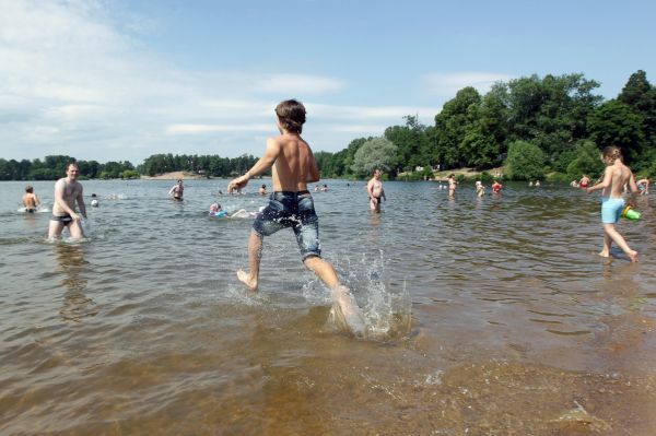 Жители Петербурга судятся со Смольным из-за потерянного берега0