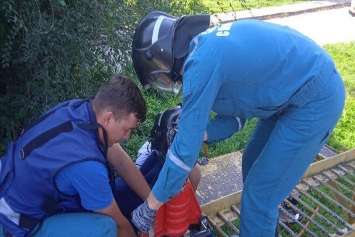 В Ульяновске девятилетний мальчик застрял между прутьями эстакады