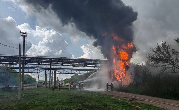 Три человека пострадали при взрыве на нефтехимическом заводе в Башкирии0