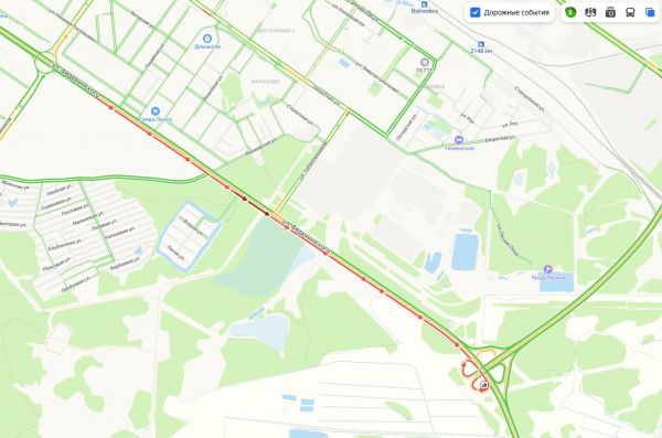 В Тюмени из-за фуры образовалась 5-километровая пробка на Федюнинского2