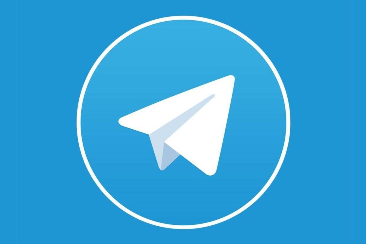 Петербуржским чиновникам запретили использовать WhatsApp и Telegram