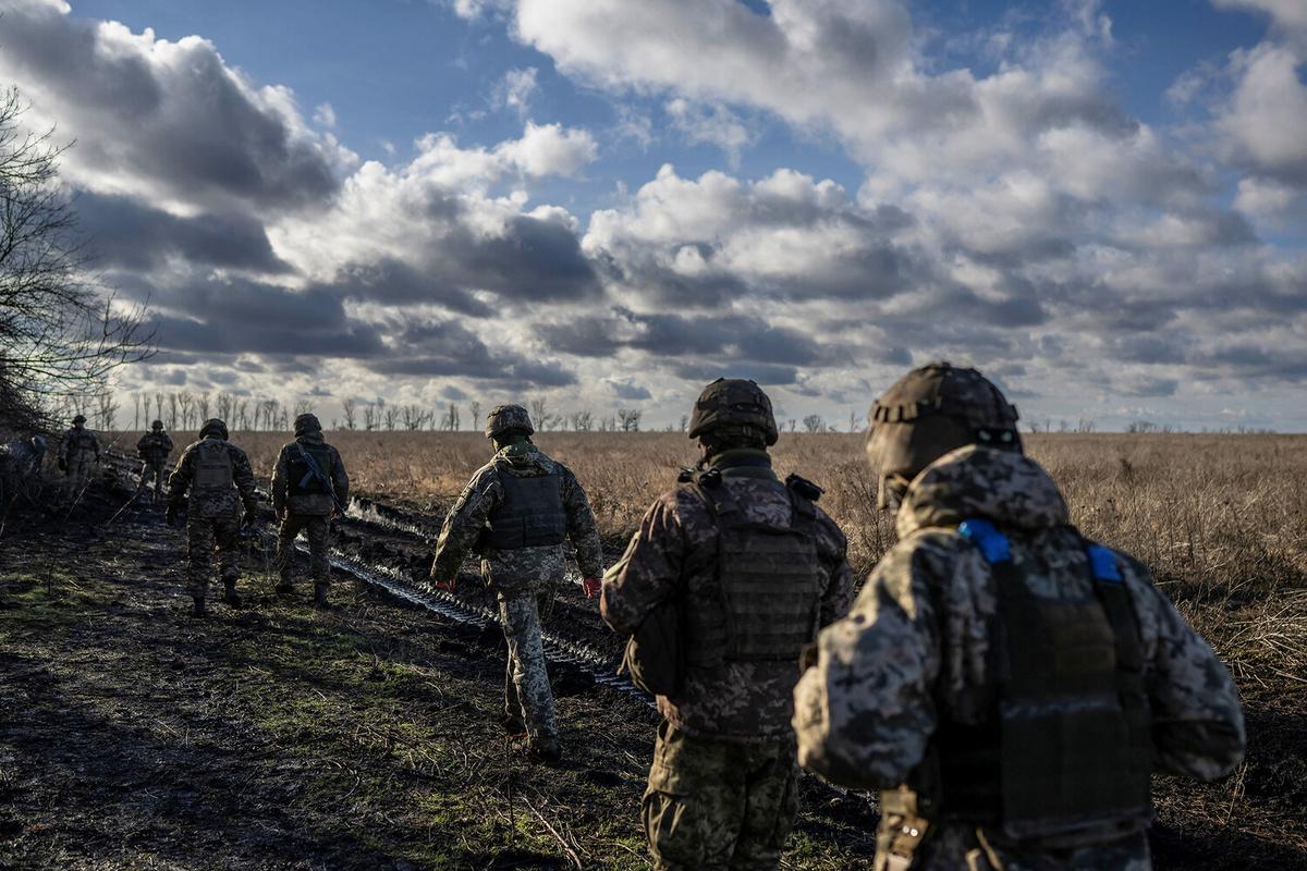 Forbes: украинская армия может оказаться в окружении к югу от Красноармейска