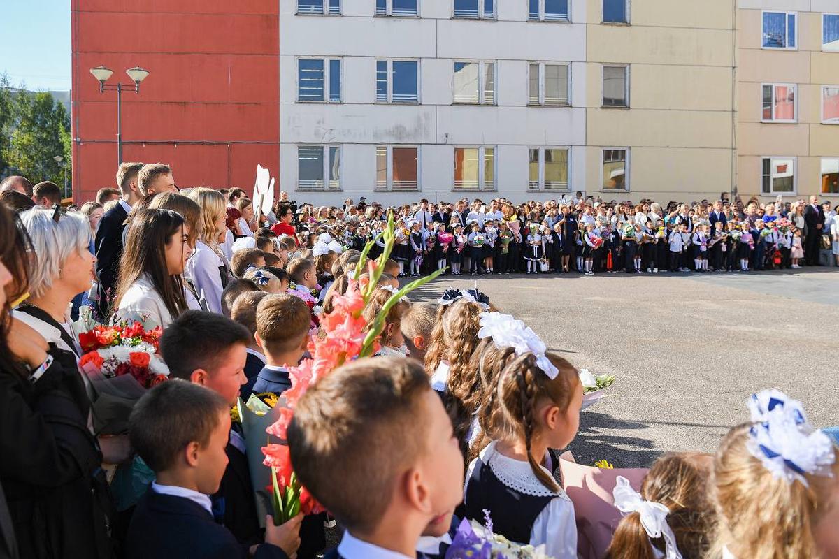 Под Волгоградом призвали отказаться от онлайн-трансляций школьных линеек