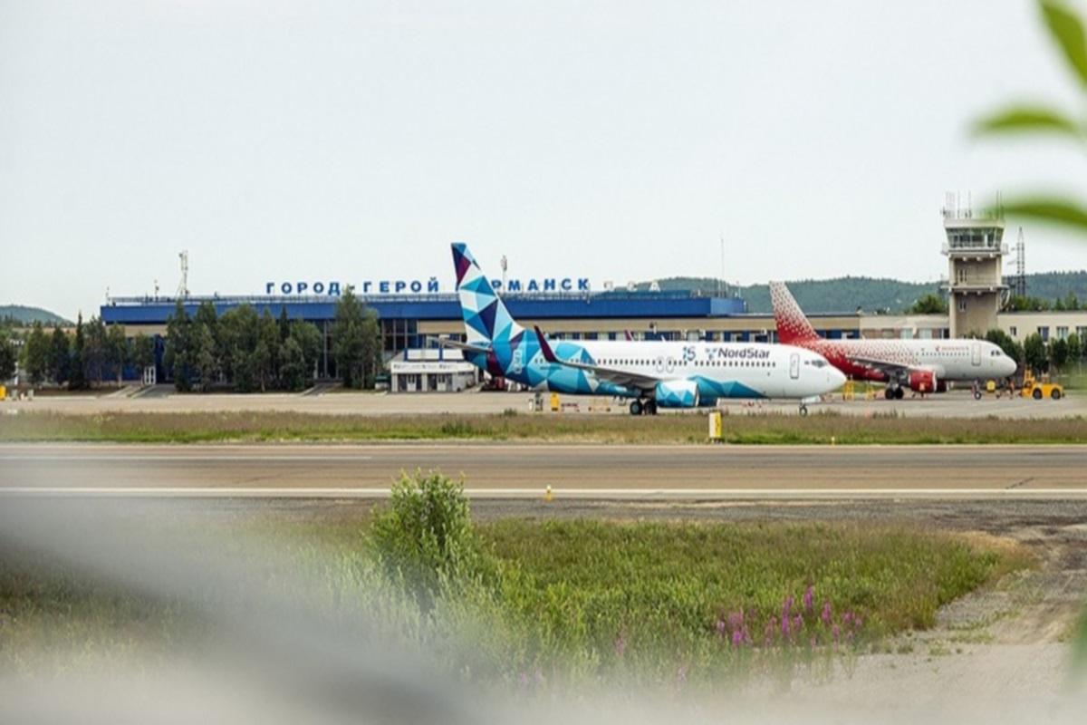 Пассажиры самолета, перенаправленного на запасной аэродром, не могут улететь в Мурманск