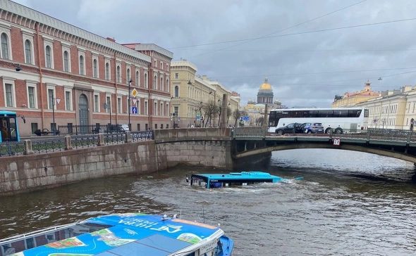 Петербургский суд вынес решение по делу об автобусе, упавшем в Мойку0