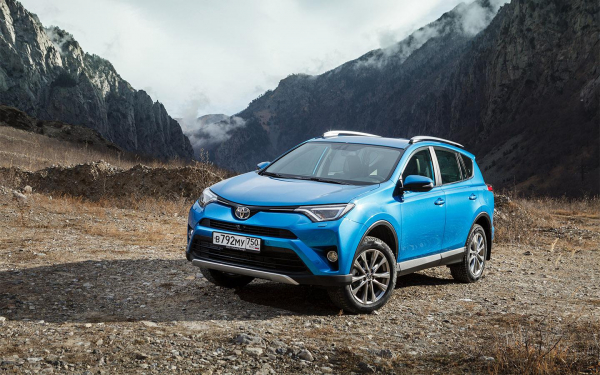 Стоит ли покупать Toyota RAV4 с пробегом: плюсы, минусы, цены0