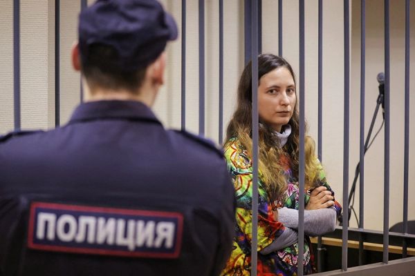 Суд утвердил обвинительный приговор помилованной художнице Скочиленко0