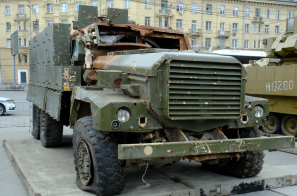 В Новосибирске открылась выставка с трофейной военной техникой0