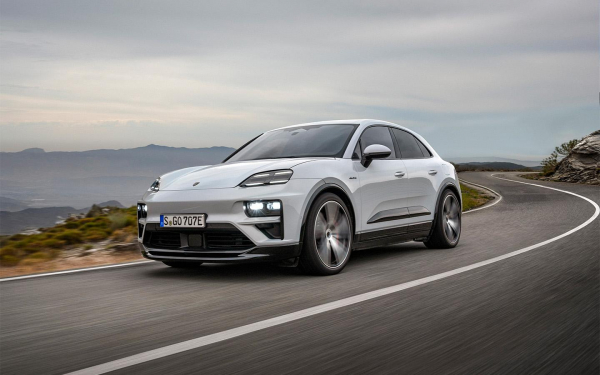 В России появился новый Porsche Macan. Теперь он полностью электрический0