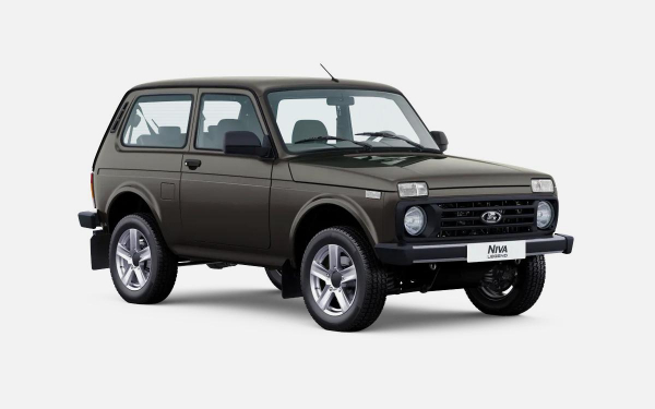 Внедорожник Lada Niva Legend получил новые оптику и цвет0