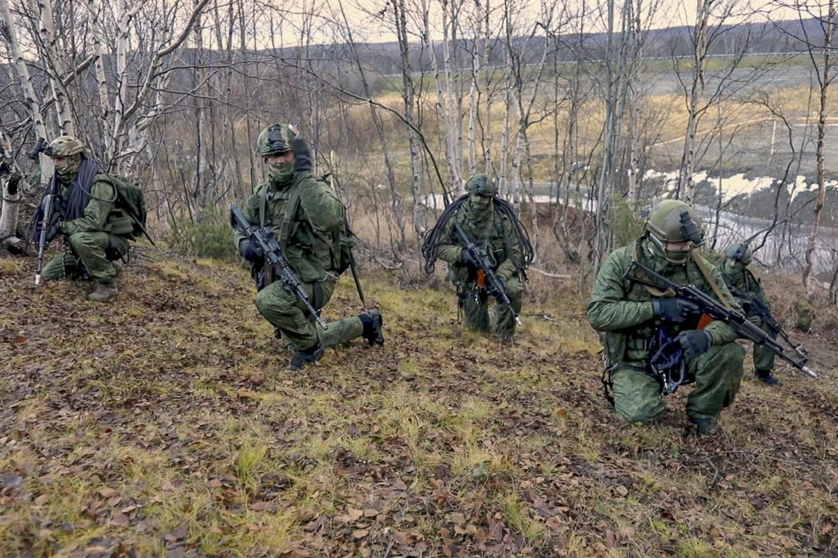 Французский политик назвал отправку войск на Украину безумием, угрожающим мировой войной