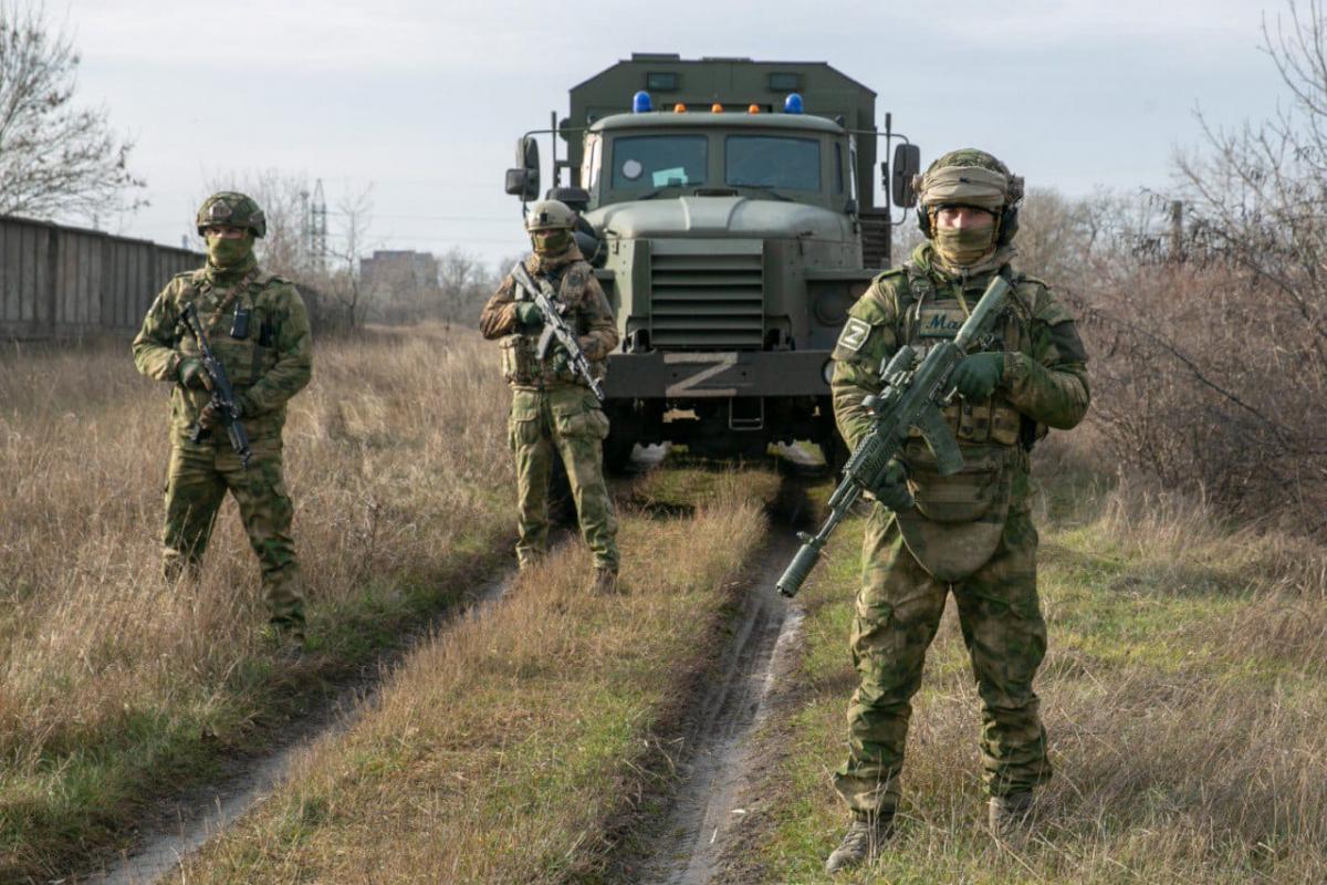 Жители Угледара угостили российских солдат пирожками, несмотря на разруху