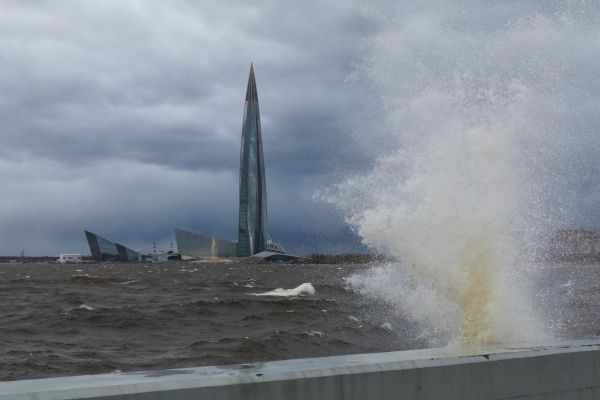 Антициклон принесет окончание теплой осени в Петербурге0