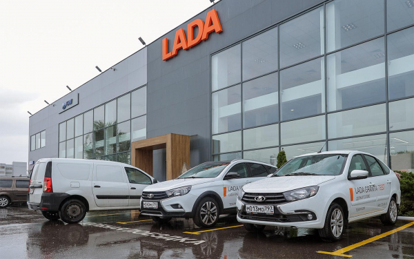 АвтоВАЗ не будет повышать цены на автомобили Lada до конца года0