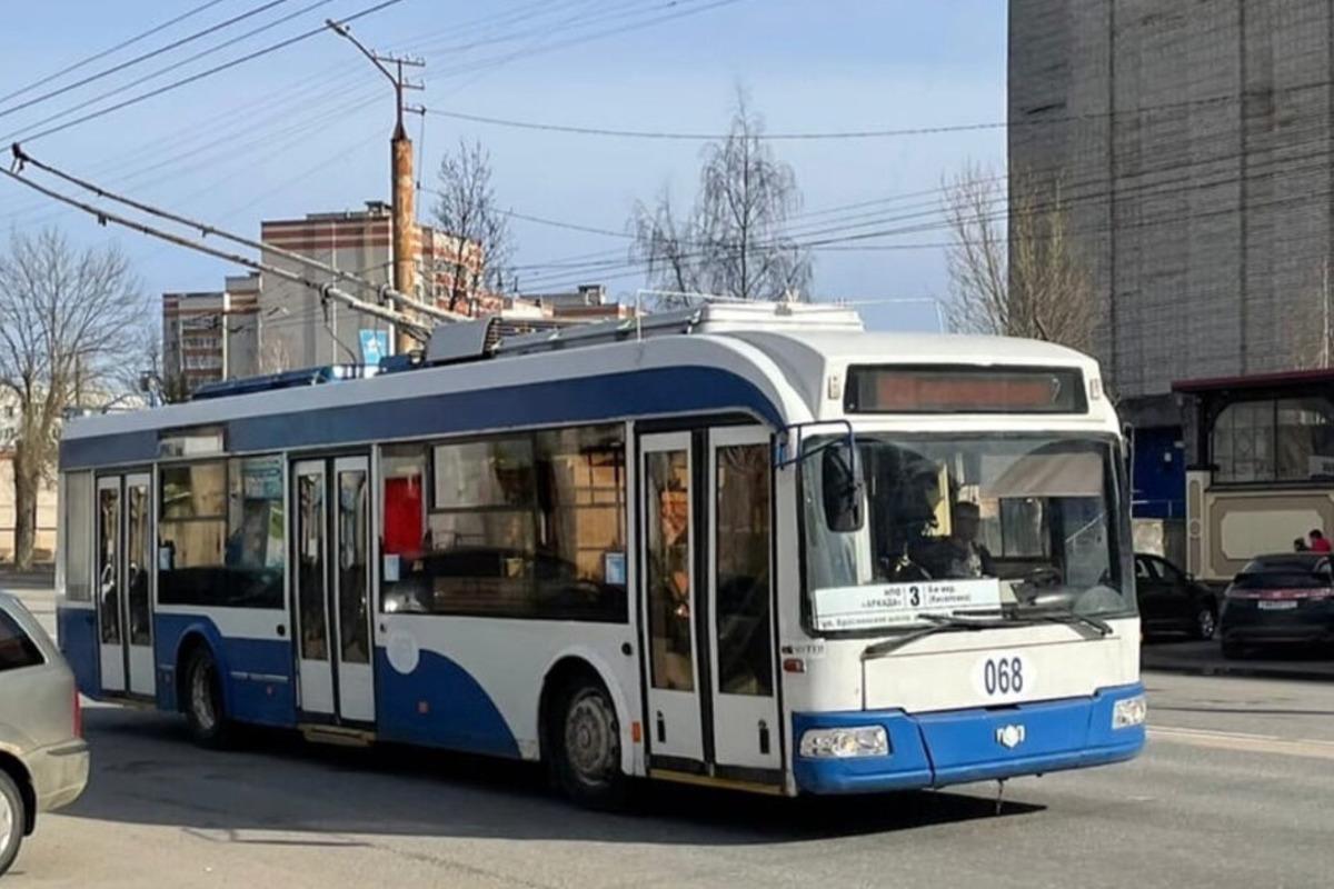 В Смоленске сложился дефицит водителей троллейбусов