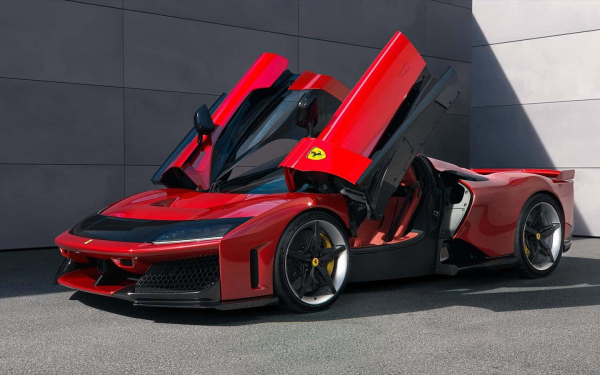 Ferrari представила гибридный суперкар F80. 1200 л.с. за €3,6 млн0