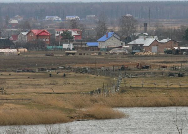 Иски о массовом сносе домов под Петербургом приостановили0