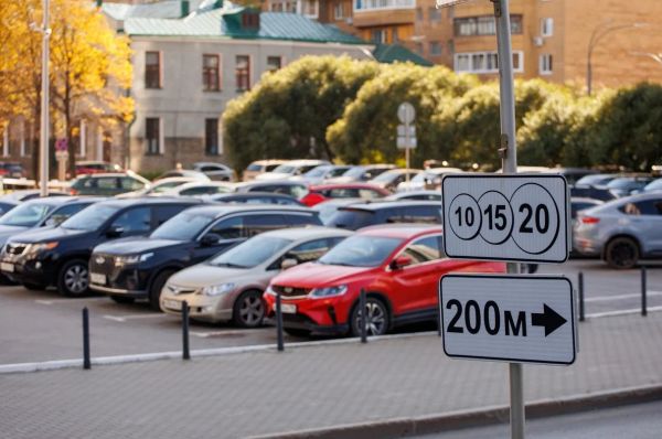 Количество мест на платных парковках Екатеринбурга вырастет в два раза0