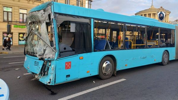 Крупное ДТП с автобусами в Петербурге стало уголовным делом0