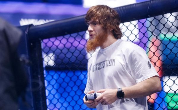 Шара Буллет выиграл четвертый бой в UFC, нокаутировав Петросяна0