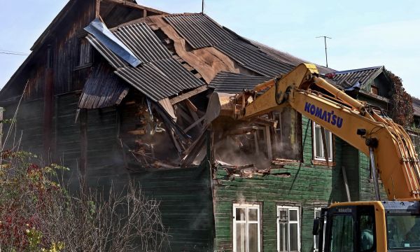 В Ленинском районе начали снос старых домов под проект КРТ0