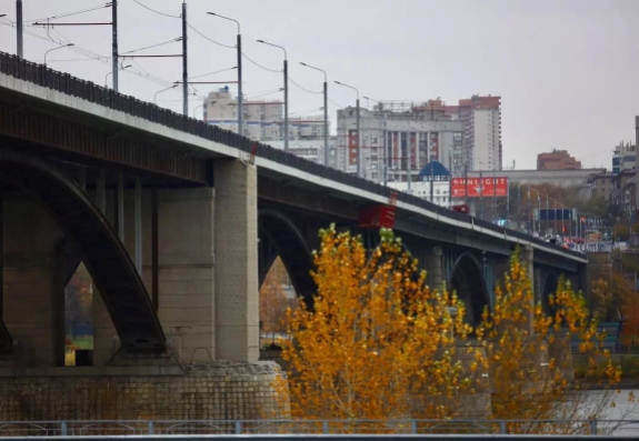 В Новосибирске досрочно откроют движение по Октябрьскому мосту0