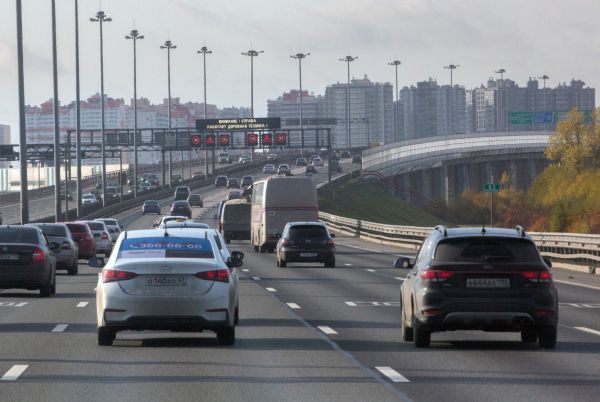 В Петербурге назвали самые аварийные участки дорог города0