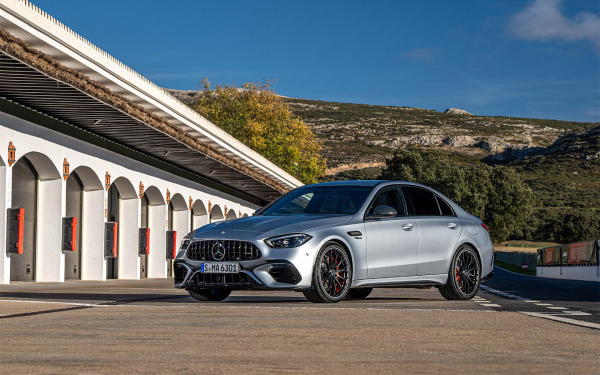 В Россию прибыл самый мощный Mercedes-Benz C-Class AMG0