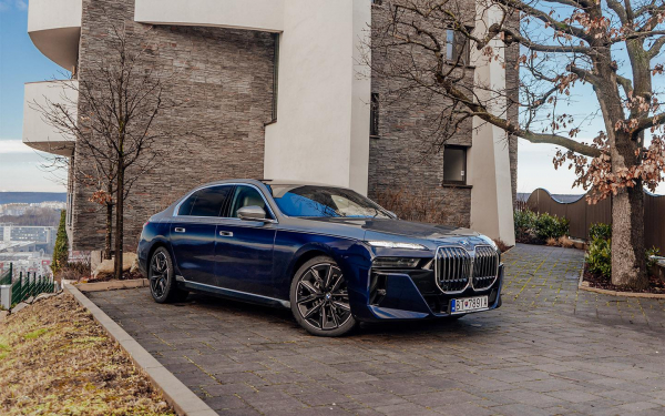 Во сколько обойдется владение премиум-седаном BMW 7 Series0