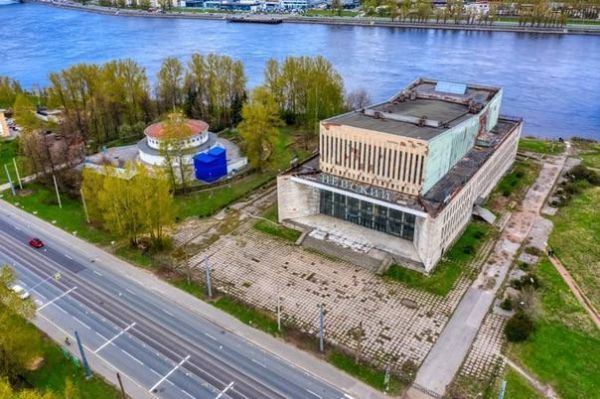 Заброшенный ДК в Петербурге, где пел Цой, станет культурным центром0