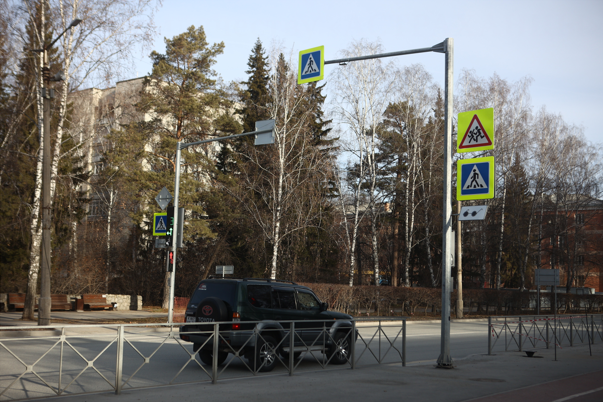 На улицах Академгородка в Новосибирске появится около 300 новых фонарей