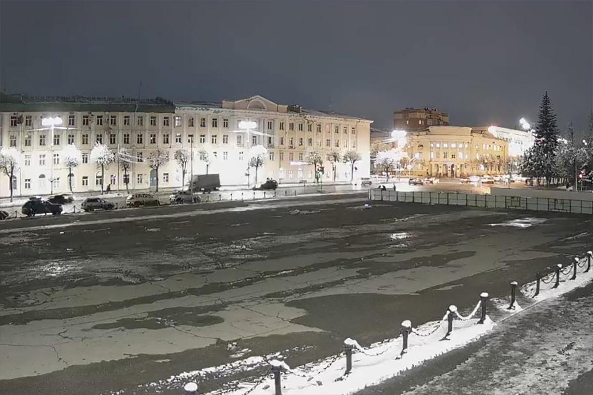 В Йошкар-Оле до конца зимы запретили парковку на площади Ленина