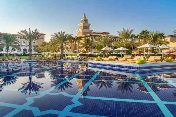 Новые стандарты all inclusive: Эмираты с LOTİ и отелями Rixos32