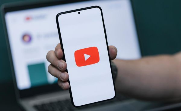 Песков назвал проблемы с YouTube не приоритетными для россиян0