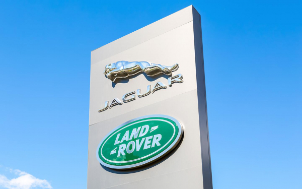 Российские топ-менеджеры выкупили активы Jaguar Land Rover в стране0