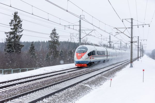 РЖД добавит рейсы между Петербургом и Москвой0