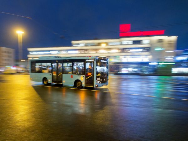 В Петербурге задействуют резервные автобусы из-за взрыва в центре города0