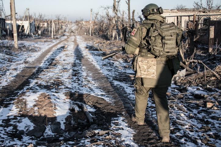 Российские военные освободили село Заря в ДНР