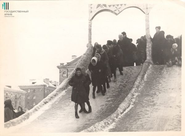 Фотоподборка: как Пермь в разные годы отмечала Новый год0