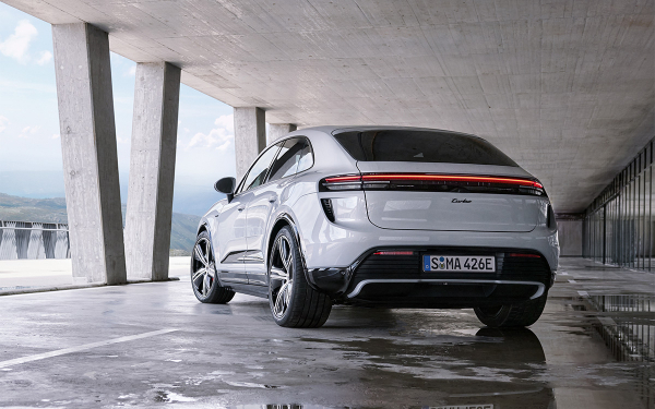 Как новый Porsche Macan пережил краш-тест. Его продают в России2